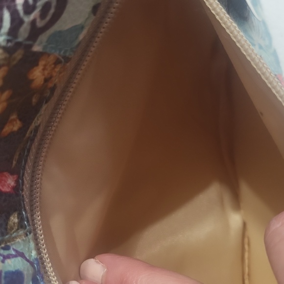 MUNDI Multicolored Floral Handle Bar Clutch - Picture 4 of 12